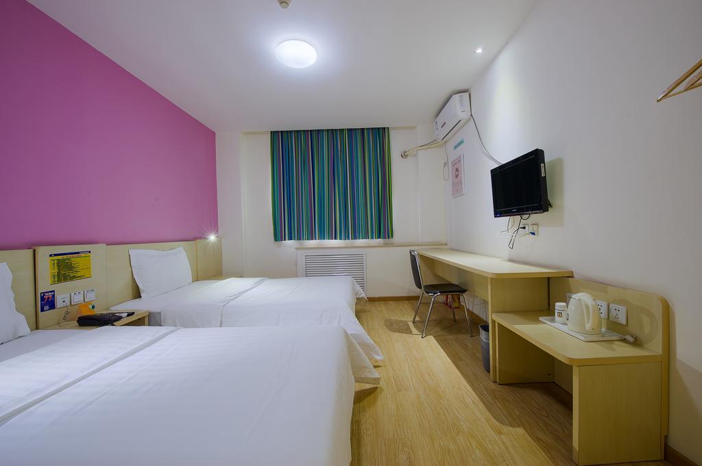 7Days Inn Hefei Railway Station Екстер'єр фото